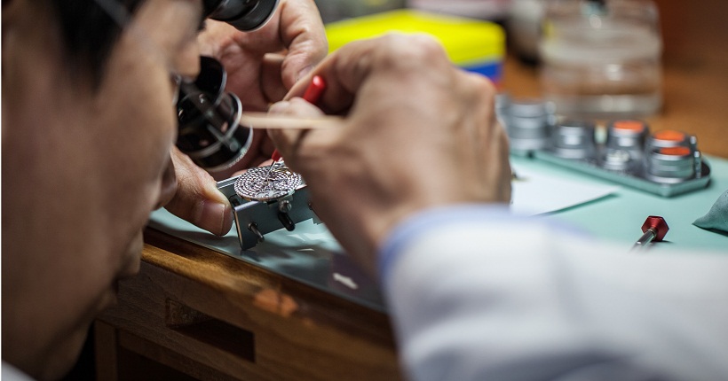 雅典手表维修费用价目表（雅典机芯磨损）