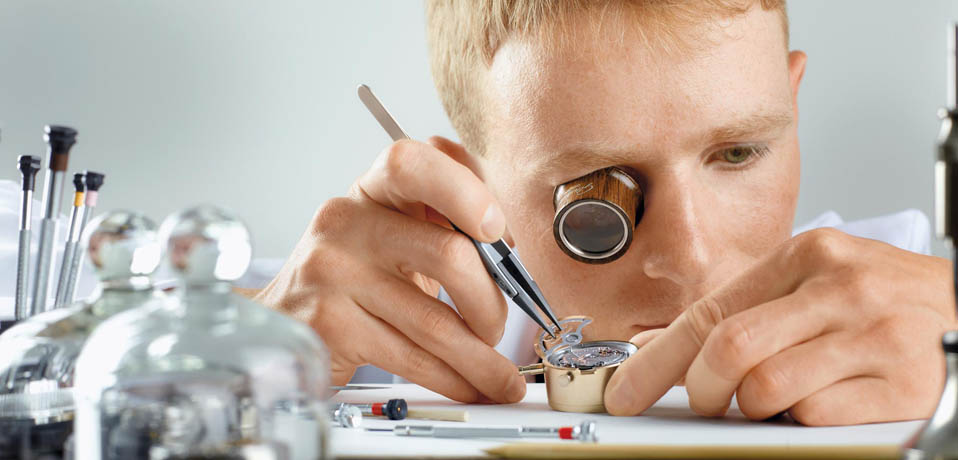 雅典手表维修点售后服务中心（雅典表油干涸）