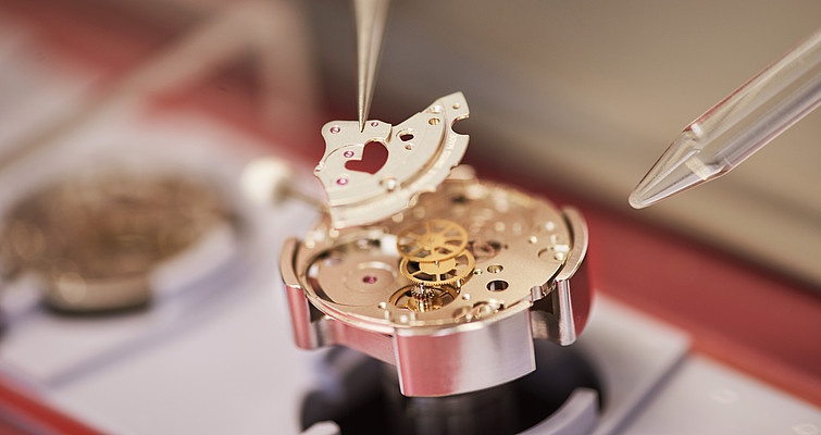 雅典手表跑快（雅典弹簧错位）