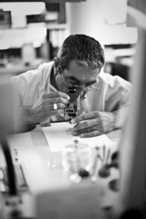 雅典手表维修价目表（雅典手表截取表带）