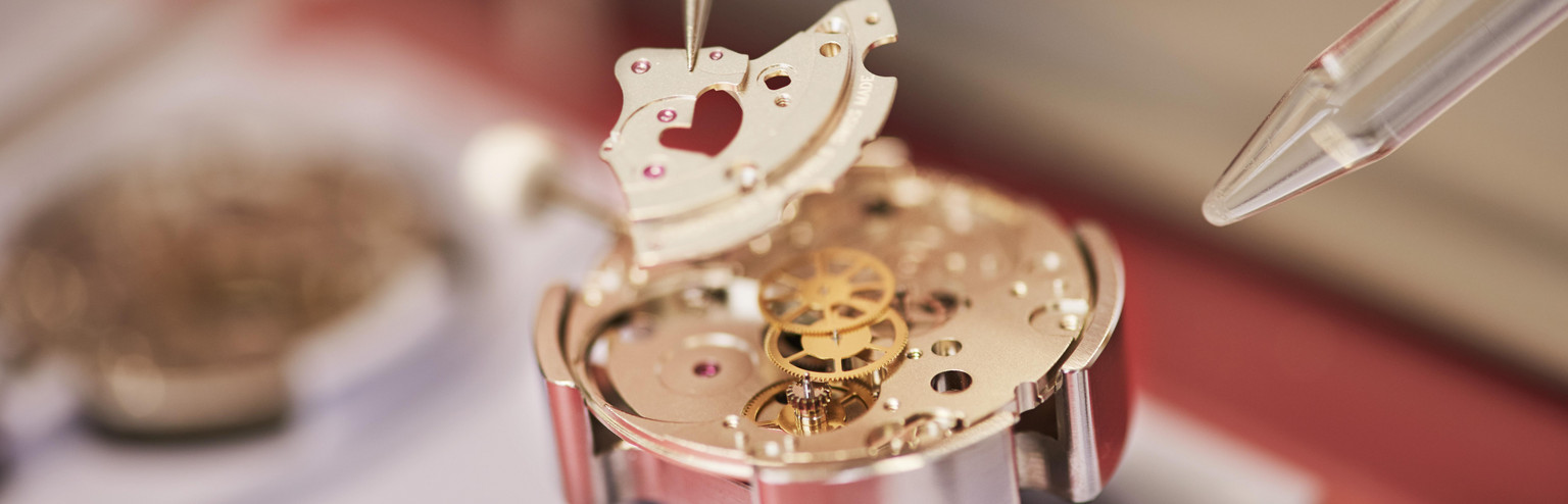 雅典手表售后服务电话（雅典涂层脱落）