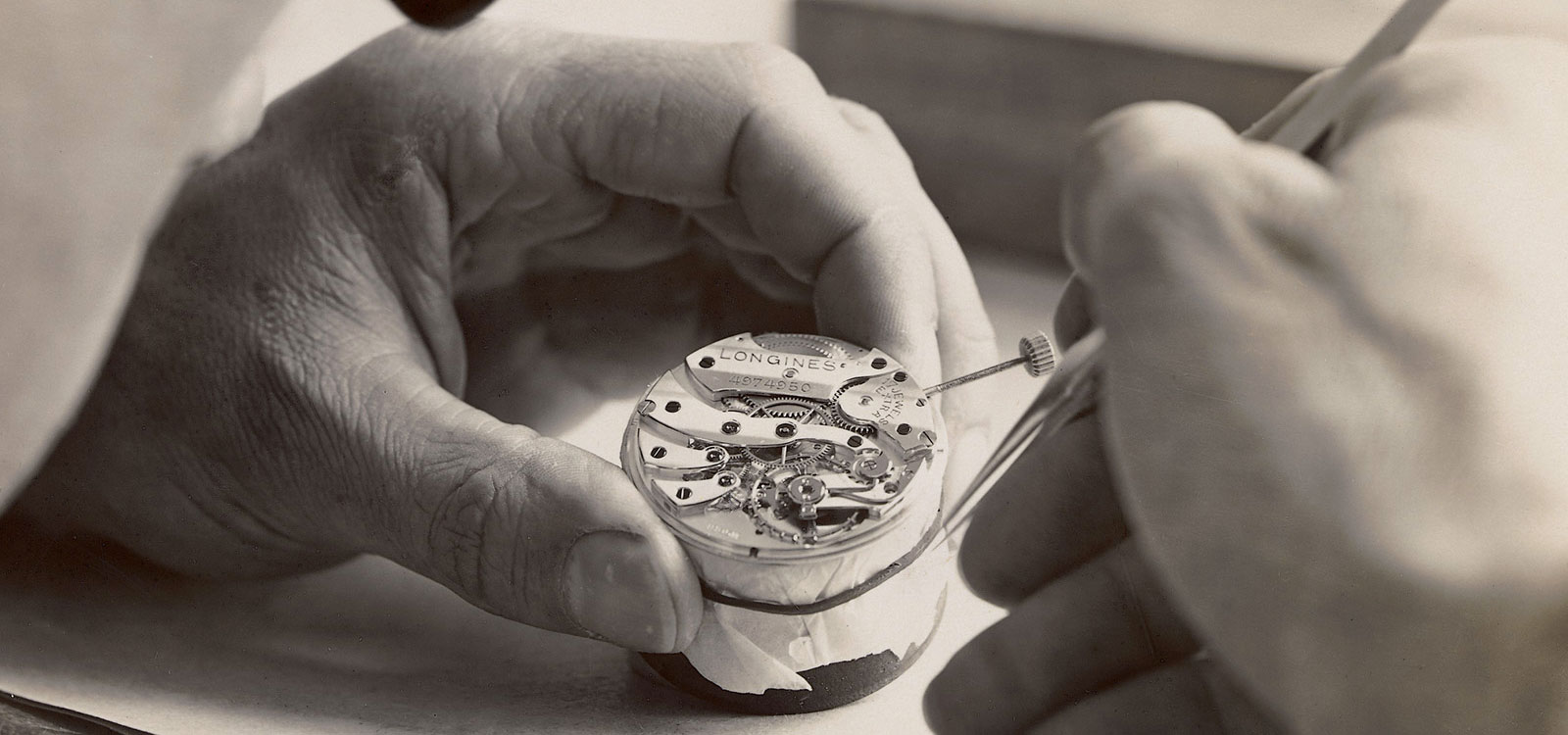 雅典表售后维修服务点（雅典表带硬化）